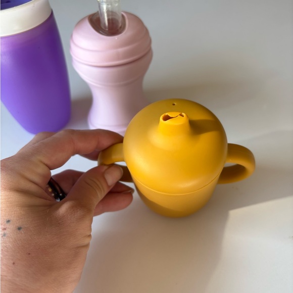 3 sippy cups - Picture 3 of 7